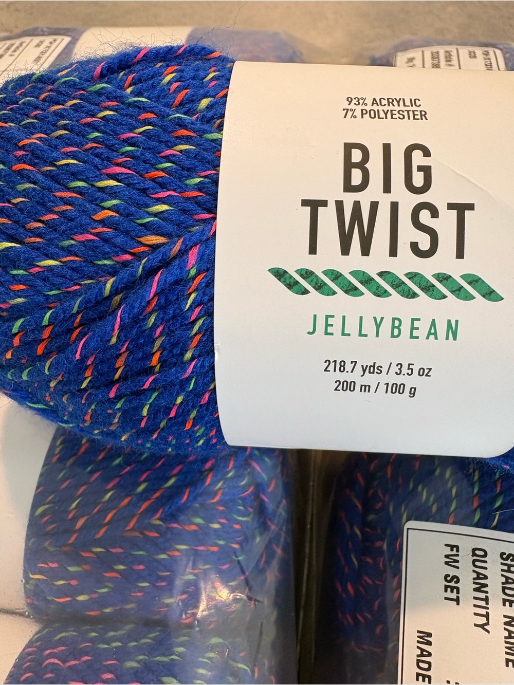 Big Twist Jellybean Yarn Lot - 11 Skeins Sour Blue Raspberry - Picture 3 of 4